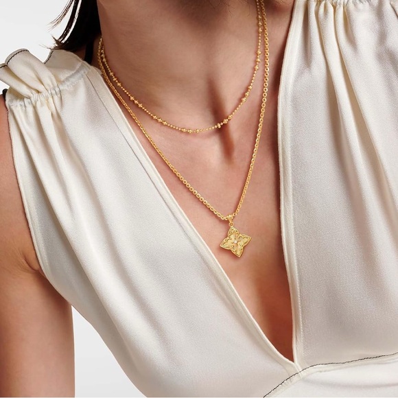 Gold Cz Clover Necklace - Picture 6 of 6